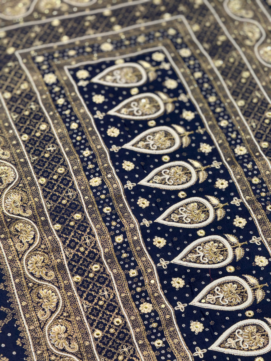 Bandhani Saree With Handwork
