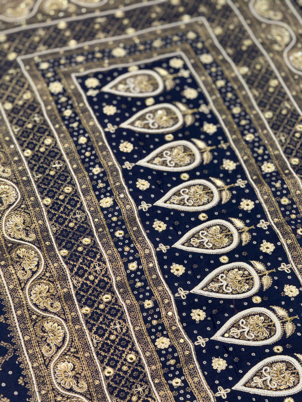 Bandhani Saree With Handwork