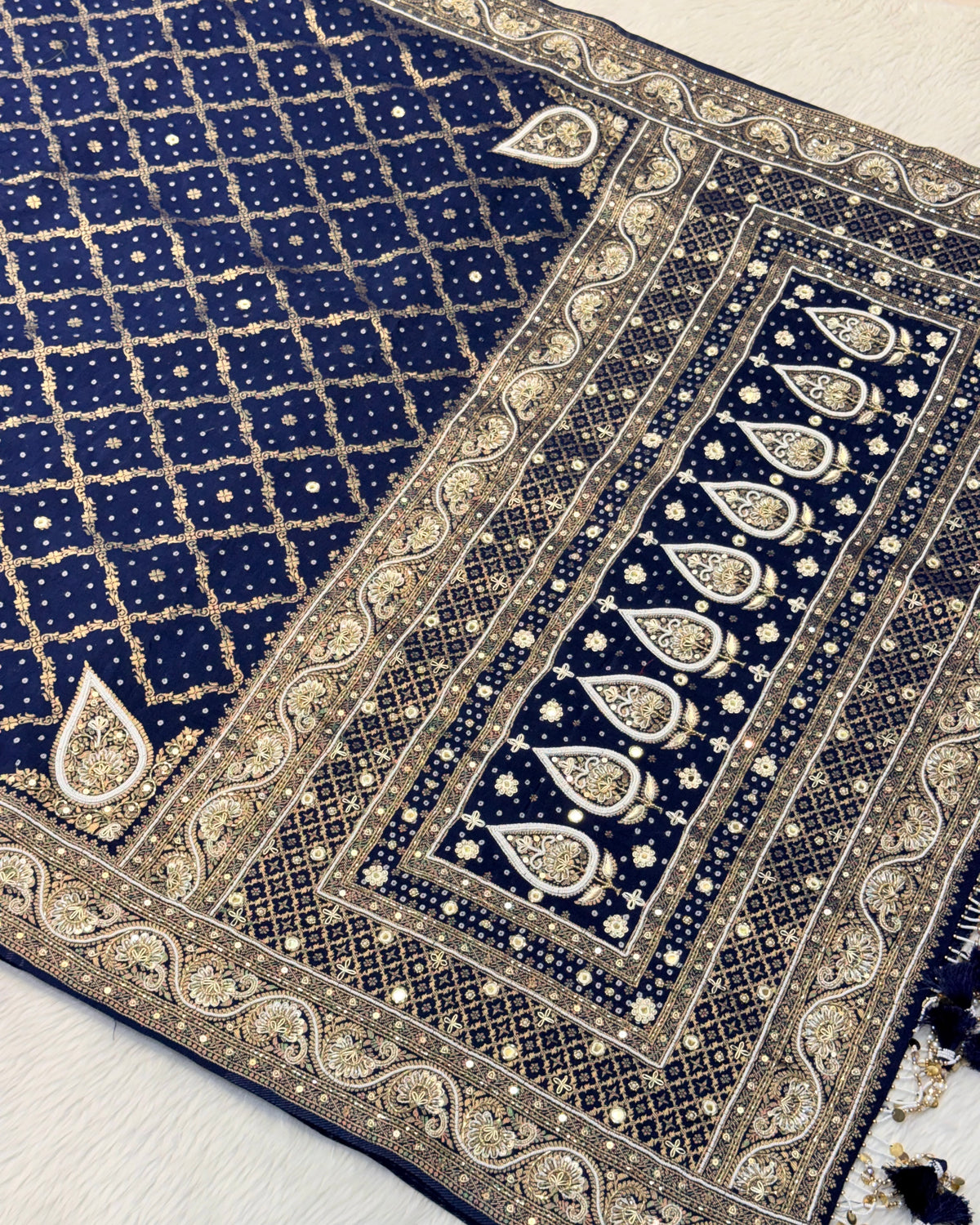 Bandhani Saree With Handwork